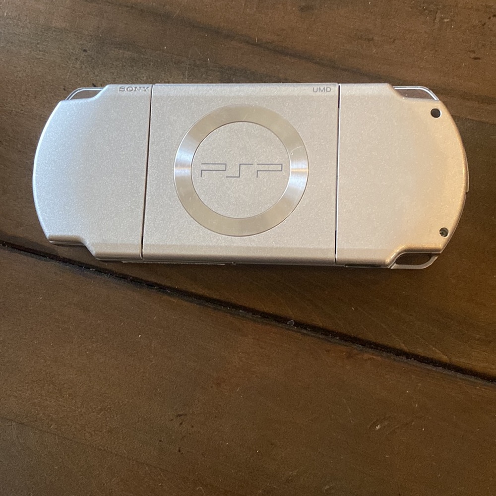 Sony PSP - Picture 2 of 3